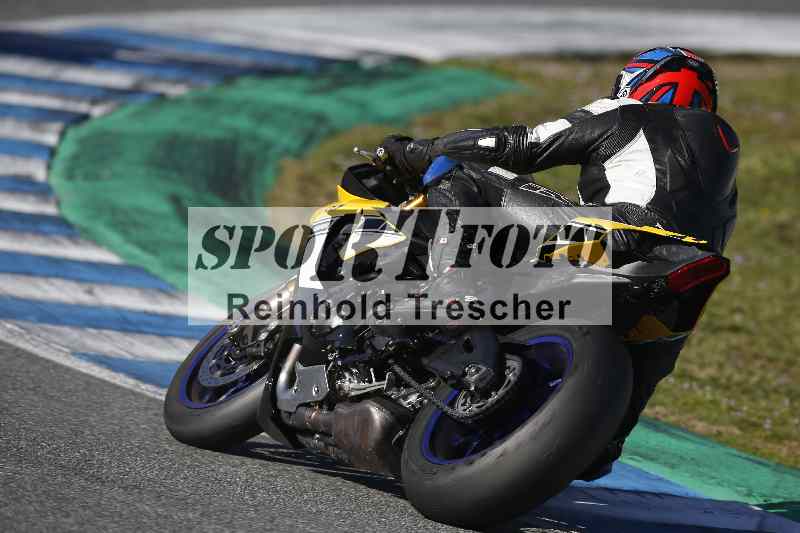 /Archiv-2024/02 29.01.-02.02.2024 Moto Center Thun Jerez/Gruppe gruen-green/backside